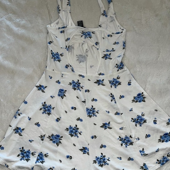 Rue21 floral print romper - Picture 2 of 2